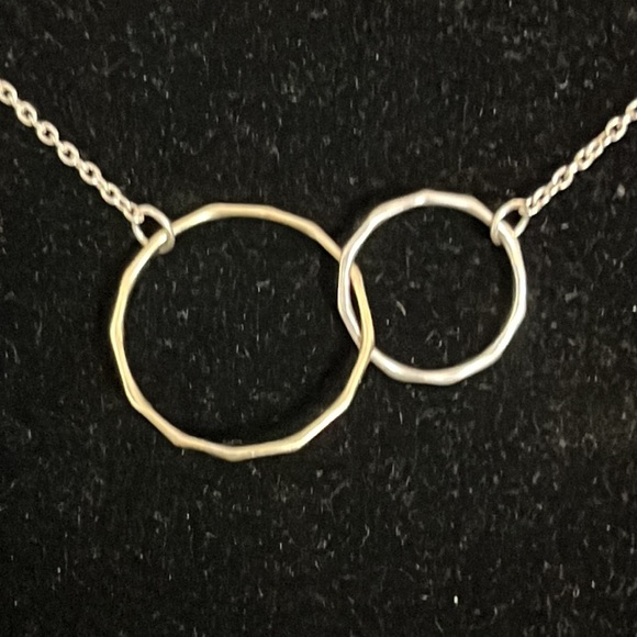 Hoop necklace - Picture 3 of 5